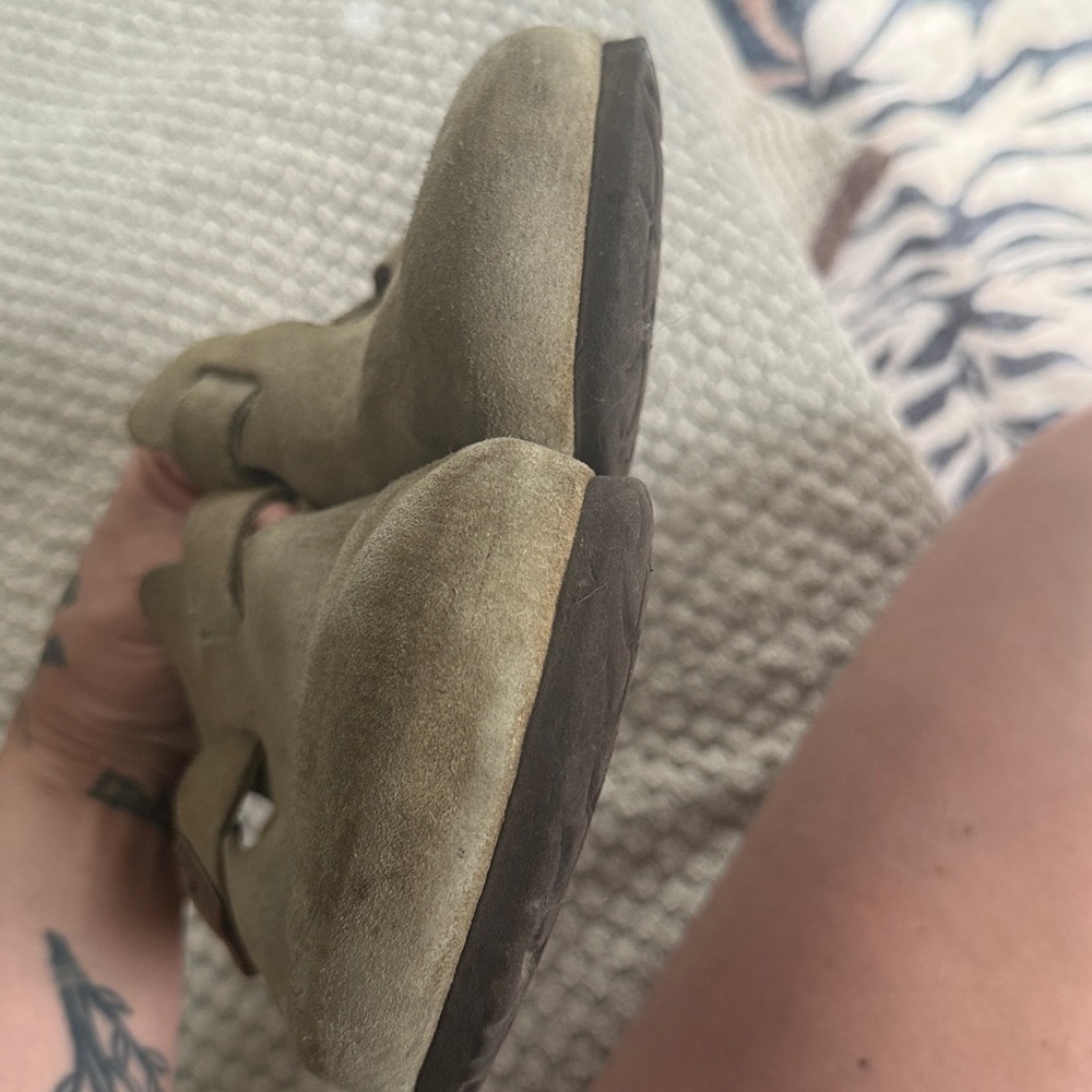 Tan suede Boston Birkenstocks - Picture 8 of 8